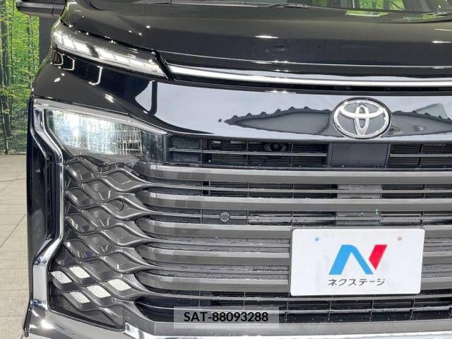 Toyota VOXY 2023-03 215472-13