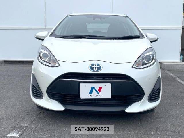 Toyota AQUA 2019-03 395699-12