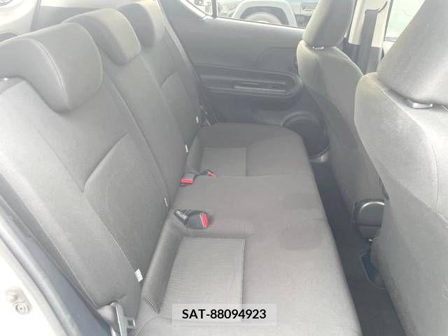 Toyota AQUA 2019-03 395699-9