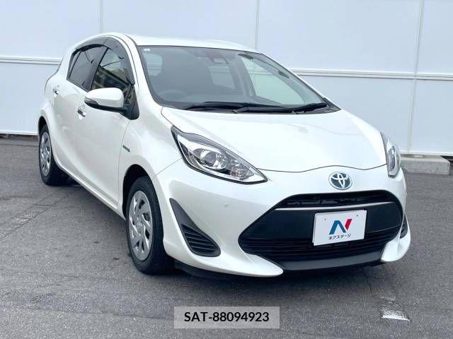 Toyota AQUA 2019-03 395699-14