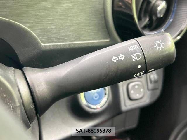 Toyota AQUA 2018-04 291976-5