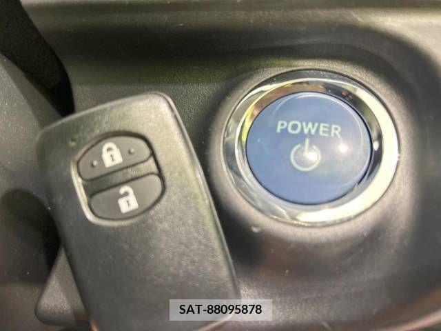 Toyota AQUA 2018-04 291976-7