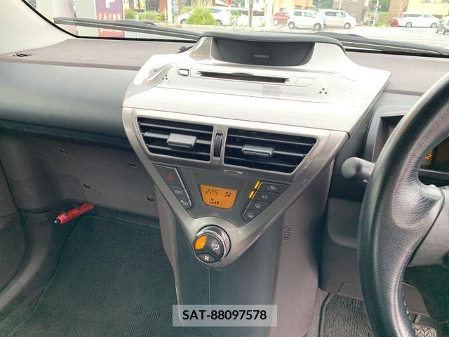 Toyota IQ 2009-01 379350-17