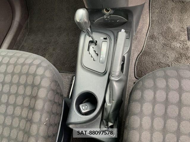 Toyota IQ 2009-01 379350-15