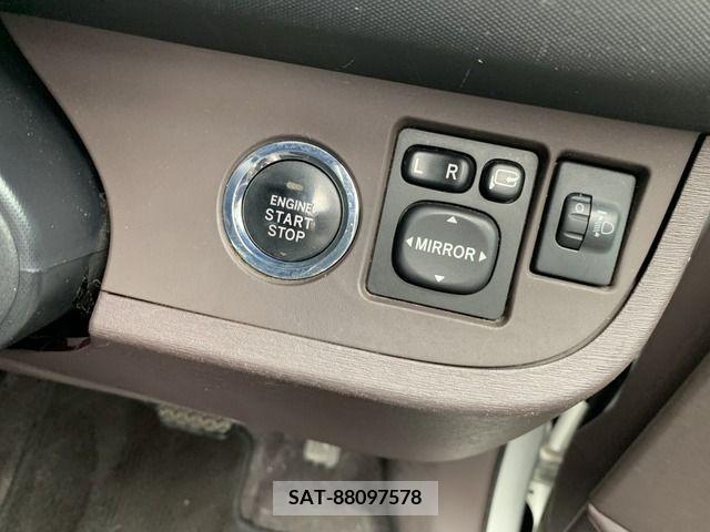Toyota IQ 2009-01 379350-12