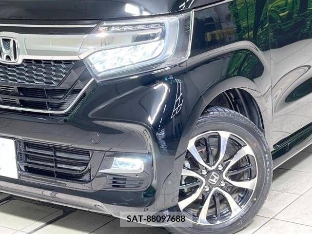 Honda N BOX CUSTOM 2019-12 330697-12