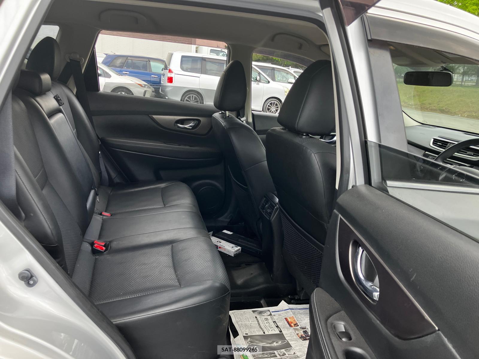 Nissan X-TRAIL 2017-03 258219-10