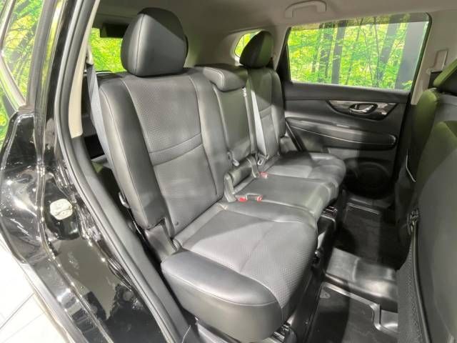 Nissan X-TRAIL 2018-03 27366-9