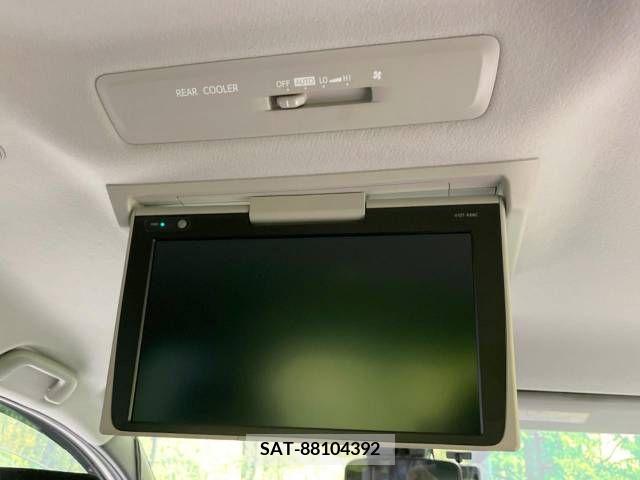 Toyota VOXY 2017-06 289068-5