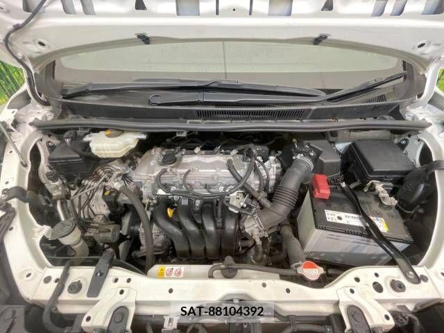Toyota VOXY 2017-06 289068-19