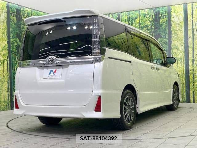 Toyota VOXY 2017-06 289068-18