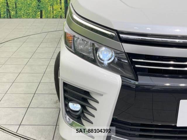Toyota VOXY 2017-06 289068-13