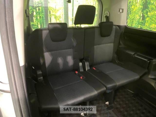 Toyota VOXY 2017-06 289068-10