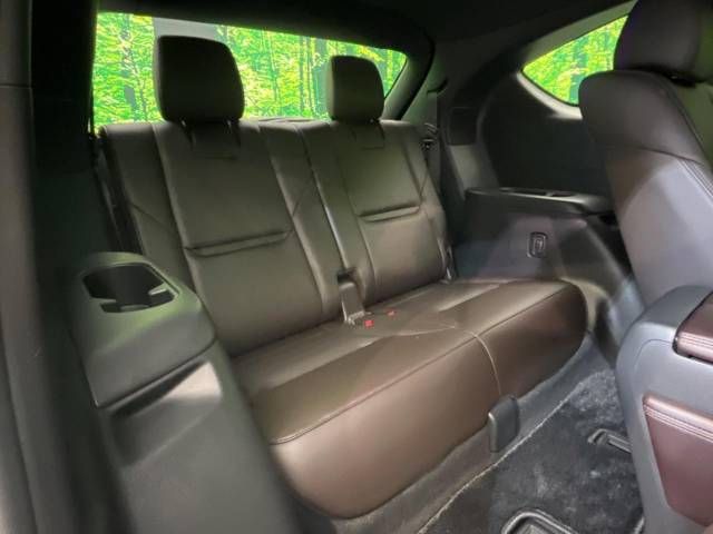 Mazda CX-8 2018-04 16786-10