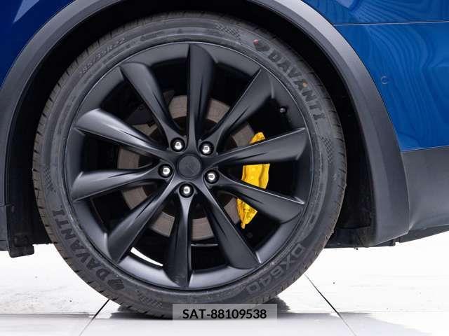 Tesla MODEL X 2017-06 205120-12