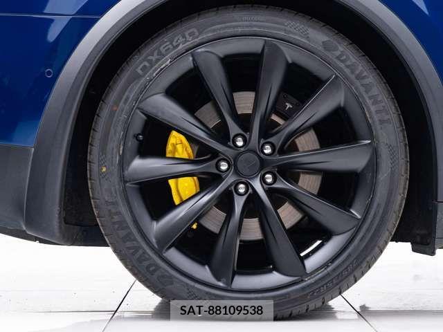 Tesla MODEL X 2017-06 205120-17