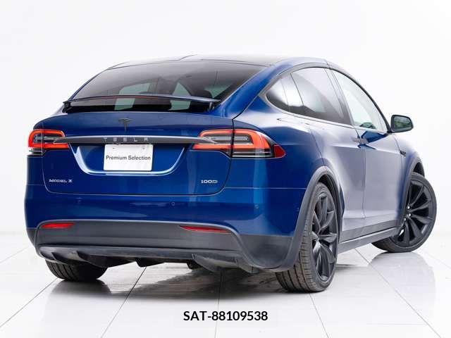 Tesla MODEL X 2017-06 205120-14