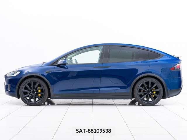 Tesla MODEL X 2017-06 205120-8