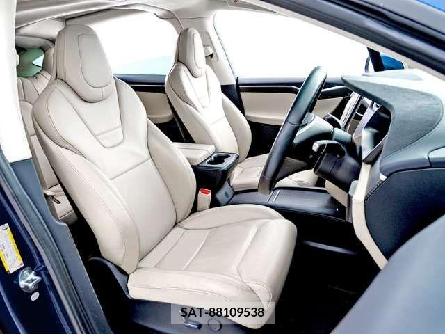 Tesla MODEL X 2017-06 205120-3
