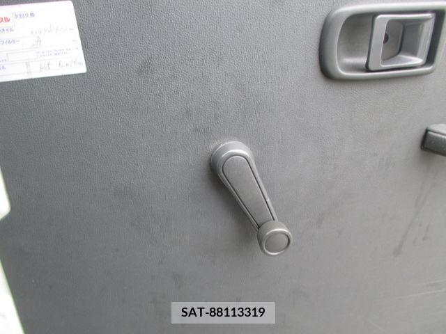 Toyota PIXIS VAN 2012-06 378639-17