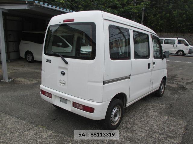 Toyota PIXIS VAN 2012-06 378639-4