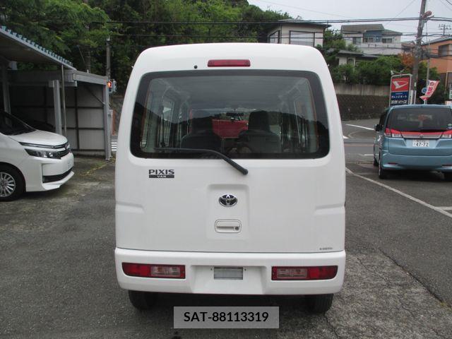 Toyota PIXIS VAN 2012-06 378639-5
