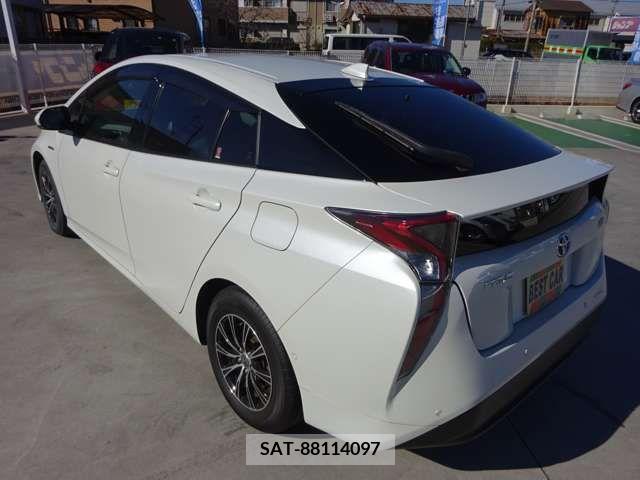 Toyota PRIUS 2018-11 219377-2