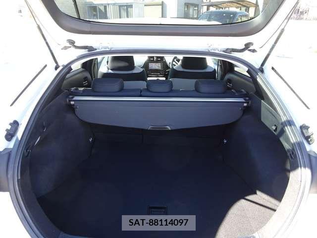 Toyota PRIUS 2018-11 219377-1
