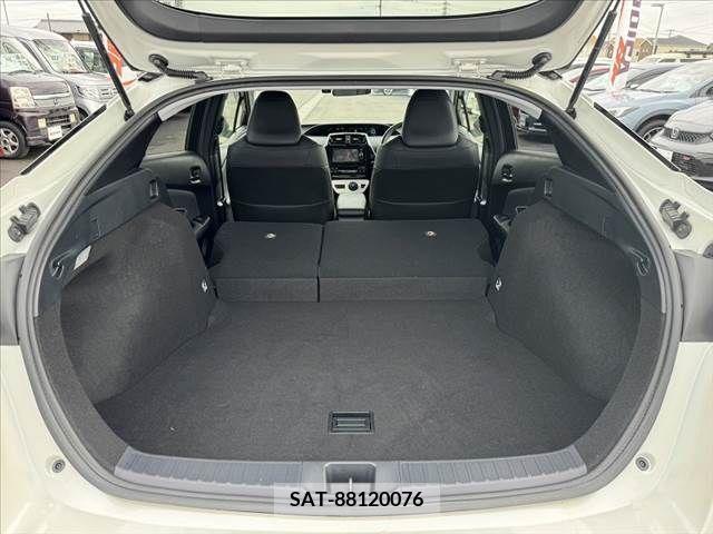 Toyota PRIUS 2016-08 330726-20