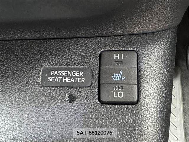 Toyota PRIUS 2016-08 330726-29