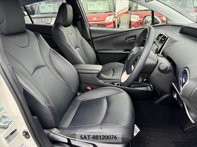 Toyota PRIUS 2016-08 330726-15