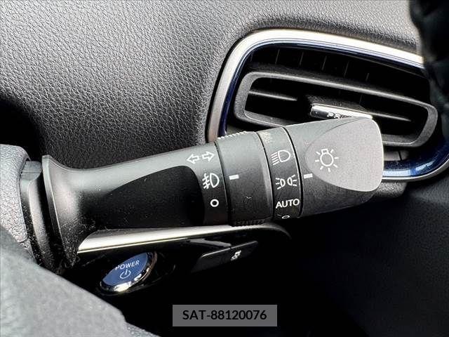 Toyota PRIUS 2016-08 330726-26