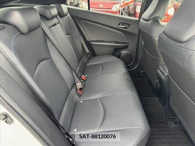 Toyota PRIUS 2016-08 330726-17