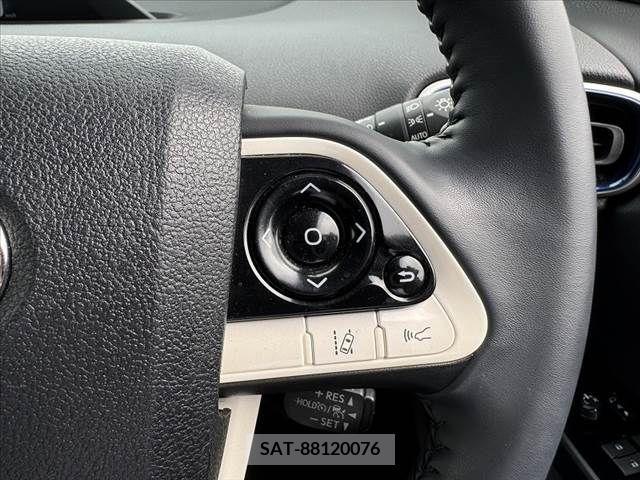 Toyota PRIUS 2016-08 330726-24