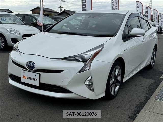 Toyota PRIUS 2016-08 330726-9