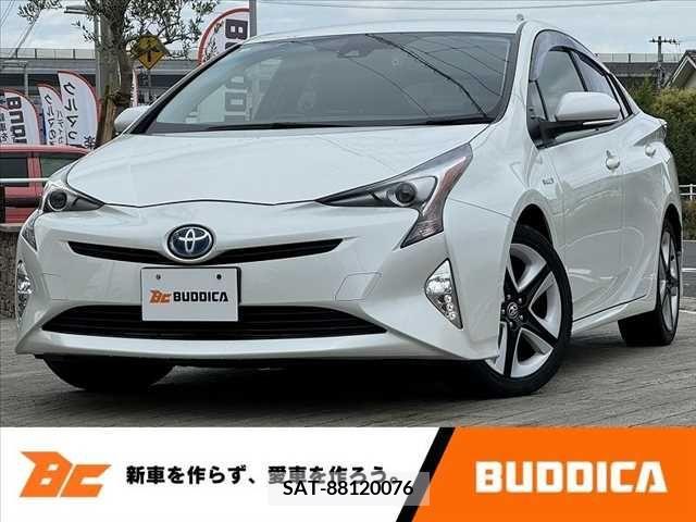 Toyota PRIUS 2016-08 330726-0