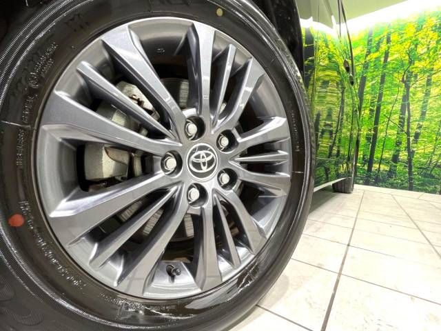Toyota VOXY 2023-03 196132-13