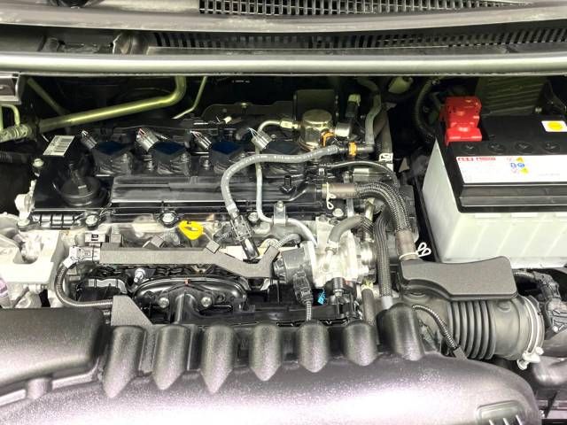 Toyota VOXY 2023-03 196132-18