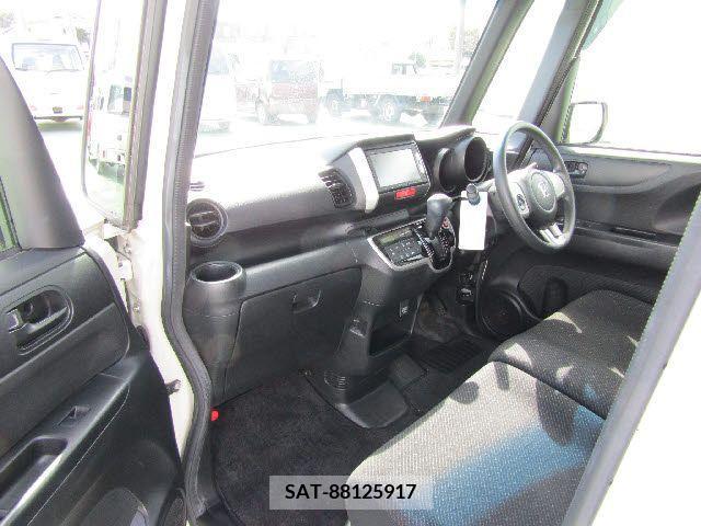 Honda N BOX 2015-03 241908-12