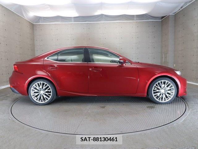 Lexus IS 2013-05 275499-22