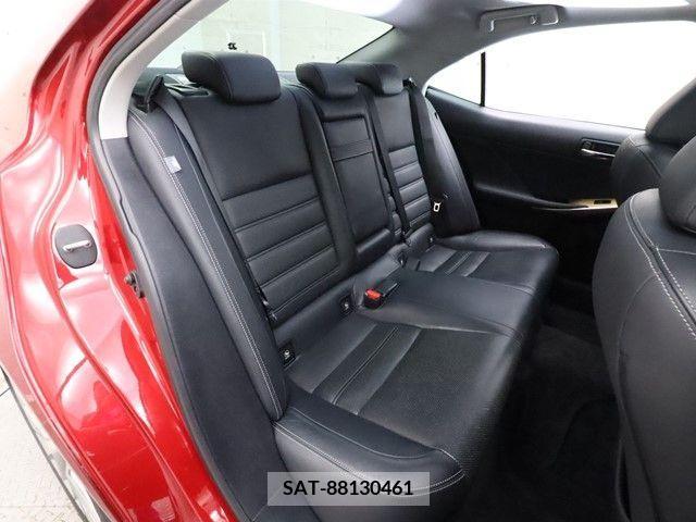 Lexus IS 2013-05 275499-4