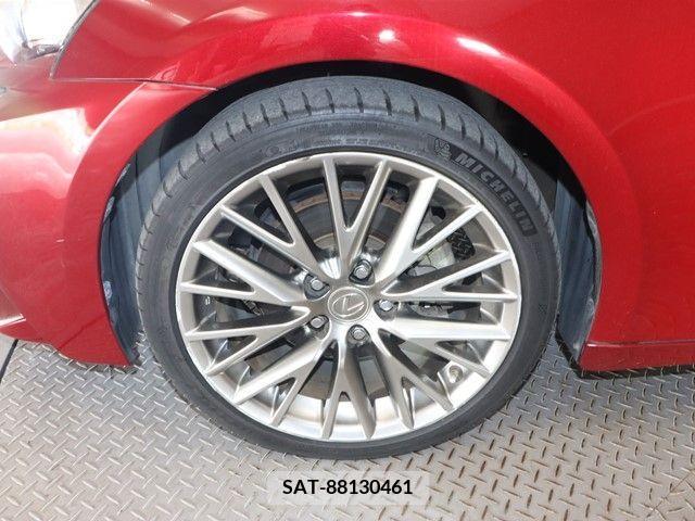 Lexus IS 2013-05 275499-27