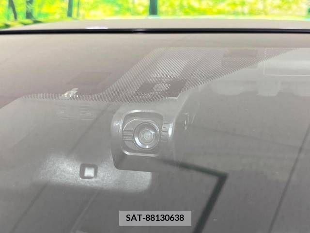 Toyota PRIUS 2017-06 322369-7