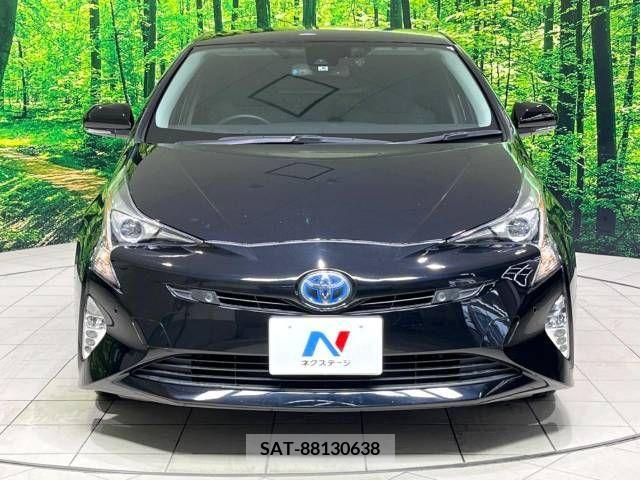 Toyota PRIUS 2017-06 322369-14
