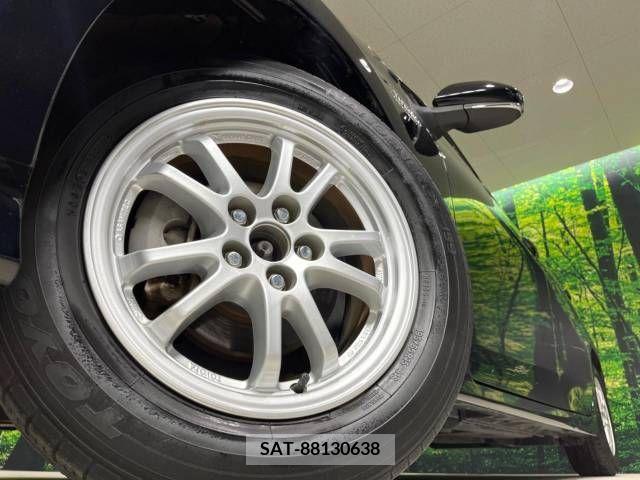 Toyota PRIUS 2017-06 322369-13
