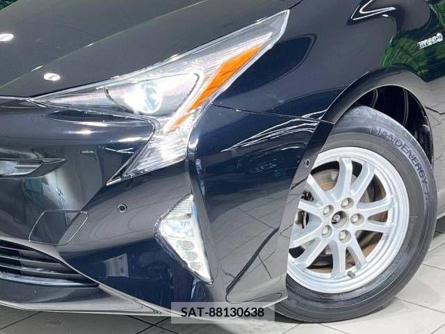 Toyota PRIUS 2017-06 322369-12
