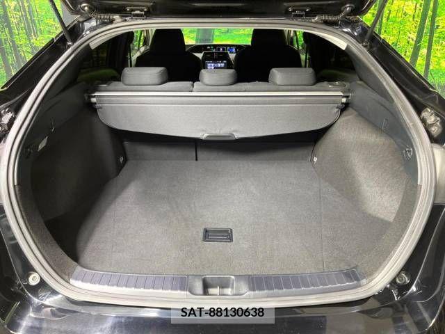 Toyota PRIUS 2017-06 322369-10