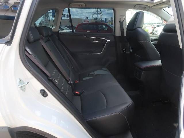 Toyota RAV4 2019-07 13065-9