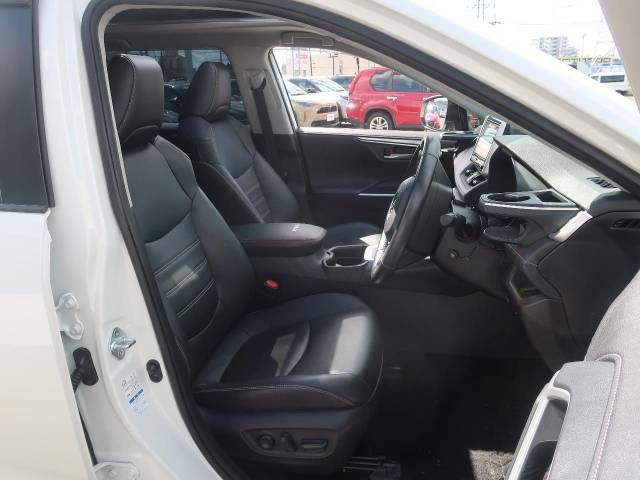 Toyota RAV4 2019-07 13065-8