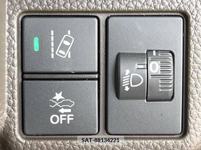 Honda N BOX 2021-10 333884-4